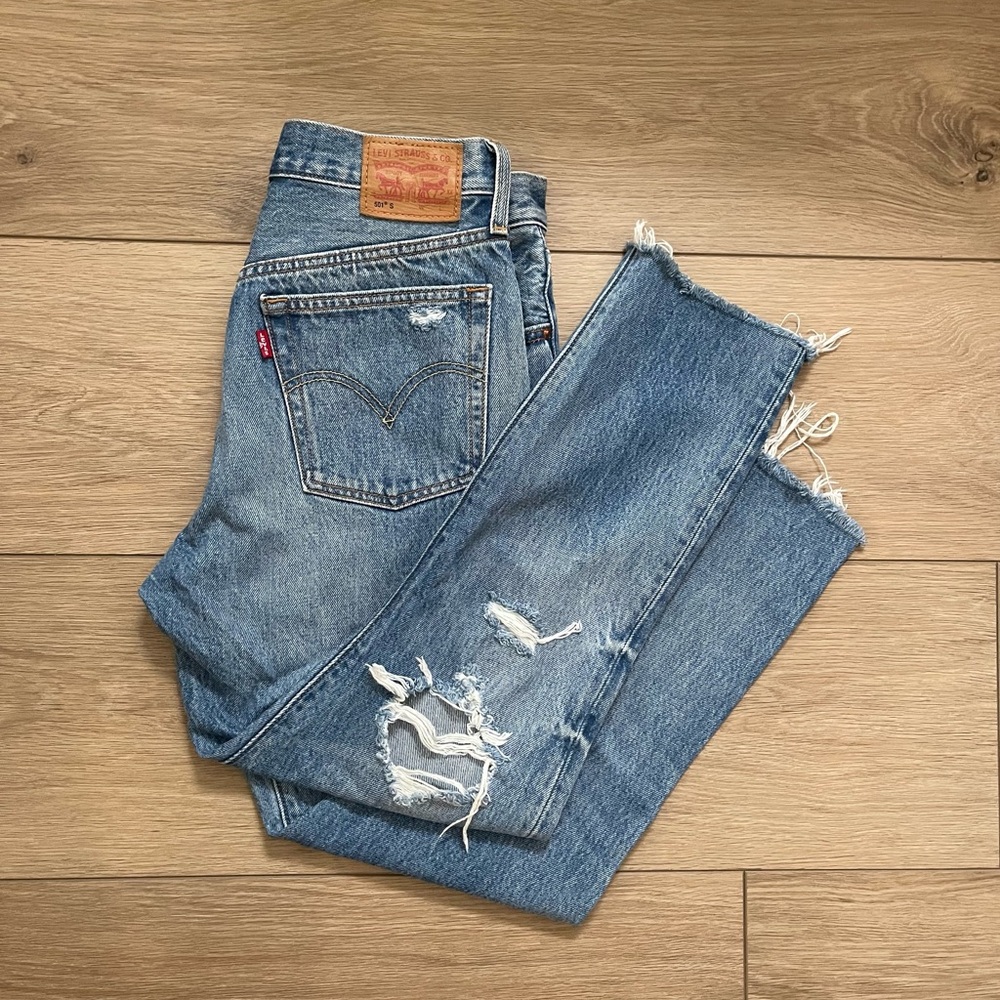 Levi's Women’s Classic Blue Ripped Straight Jeans